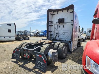 Czwarte zdjęcie samochodu z boku: 2025 FREIGHTLINER ALL OTHER VIN:3AKJHHDR0SSVZ1109 - miniatura