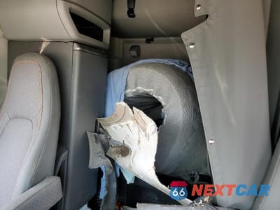 Zdjęcie 6 z 10 samochodu: 2023 VOLVO VN VNL VIN:4V4NC9EH7PN332230 - miniatura