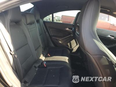 Zdjęcie 10 z 12 samochodu: 2019 MERCEDES-BENZ CLA 250 VIN:WDDSJ4EB7KN762812 - miniatura