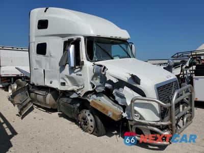 2023 VOLVO VN VNL 4V4NC9EH7PN332230 - główne zdjęcie licytacji z USA - miniatura