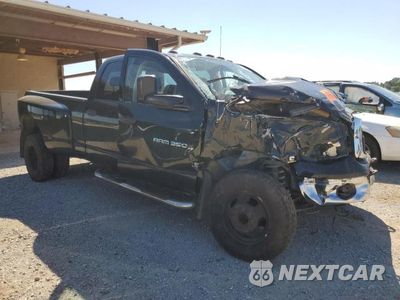 Czwarte zdjęcie samochodu z boku: 2004 DODGE RAM 3500 ST VIN:3D7MU48C24G164739 - miniatura