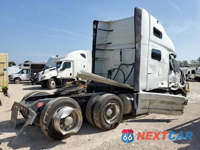 Czwarte zdjęcie samochodu z boku: 2023 VOLVO VN VNL VIN:4V4NC9EH7PN332230 - miniatura