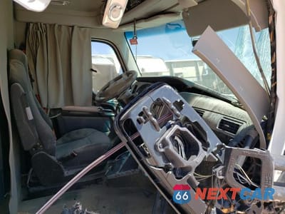 Piąte zdjęcie samochodu w środku: 2024 KENWORTH CONSTRUCTION T680 VIN:1XKYDK9X0RJ308400 - miniatura