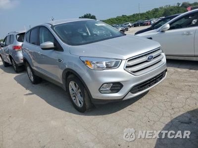 Czwarte zdjęcie samochodu z boku: 2019 FORD ESCAPE SE VIN:1FMCU9GD2KUA98471 - miniatura