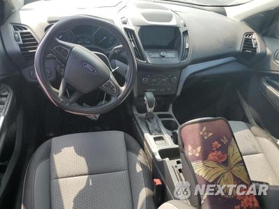 Zdjęcie 8 z 13 samochodu: 2019 FORD ESCAPE SE VIN:1FMCU9GD2KUA98471 - miniatura