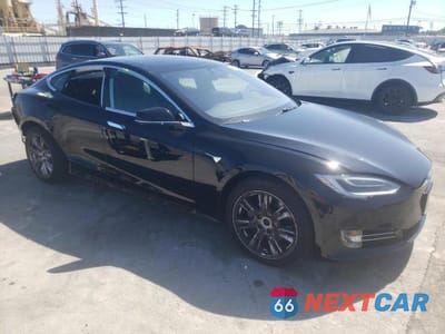 Czwarte zdjęcie samochodu z boku: 2020 TESLA MODEL S VIN:5YJSA1E29LF415944 - miniatura