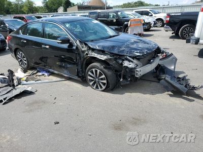 Czwarte zdjęcie samochodu z boku: 2017 NISSAN ALTIMA 2.5 VIN:1N4AL3AP3HC178560 - miniatura