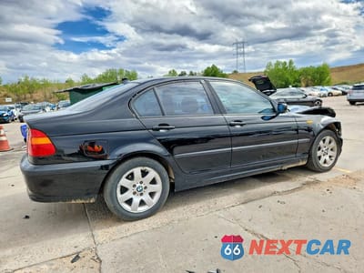 Trzecie zdjęcie samochodu z tyłu: 2004 BMW 3 SERIES 325 VIN:WBAEU33464PR10823 - miniatura