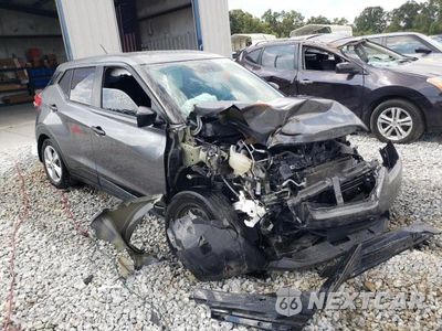 Czwarte zdjęcie samochodu z boku: 2020 NISSAN KICKS S VIN:3N1CP5BV1LL542992 - miniatura