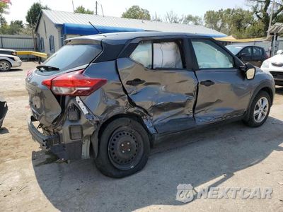Trzecie zdjęcie samochodu z tyłu: 2020 NISSAN KICKS S VIN:3N1CP5BV5LL552215 - miniatura
