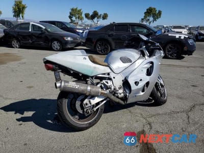 Czwarte zdjęcie samochodu z boku: 1997 SUZUKI GSX-R750 VIN:JS1GR7DAXV2103089 - miniatura