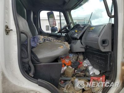 Piąte zdjęcie samochodu w środku: 2006 FREIGHTLINER M2 106 MEDIUM DUTY VIN:1FVACXDC56HW64060 - miniatura