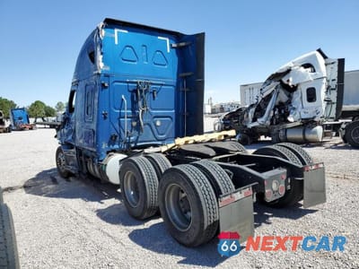 Trzecie zdjęcie samochodu z tyłu: 2019 FREIGHTLINER CASCADIA 126 VIN:3AKJHHDR5KSKC5304 - miniatura