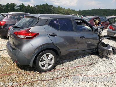 Trzecie zdjęcie samochodu z tyłu: 2020 NISSAN KICKS S VIN:3N1CP5BV1LL542992 - miniatura