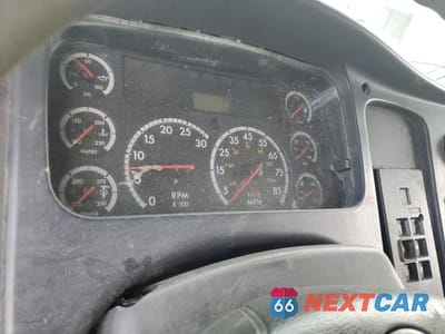 Zdjęcie 8 z 10 samochodu: 2006 FREIGHTLINER M2 106 MEDIUM DUTY VIN:1FVACXDC56HW64060 - miniatura