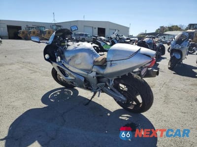 Trzecie zdjęcie samochodu z tyłu: 1997 SUZUKI GSX-R750 VIN:JS1GR7DAXV2103089 - miniatura
