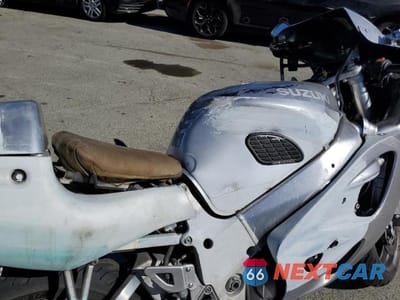 Piąte zdjęcie samochodu w środku: 1997 SUZUKI GSX-R750 VIN:JS1GR7DAXV2103089 - miniatura