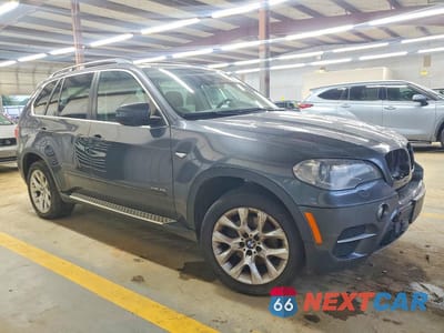 Czwarte zdjęcie samochodu z boku: 2013 BMW X5 XDRIVE35I VIN:5UXZV4C52D0E00883 - miniatura