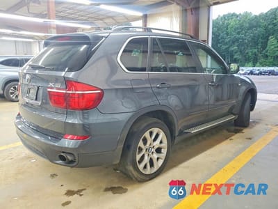 Trzecie zdjęcie samochodu z tyłu: 2013 BMW X5 XDRIVE35I VIN:5UXZV4C52D0E00883 - miniatura