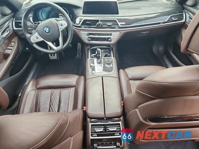 Zdjęcie 8 z 13 samochodu: 2017 BMW 7 SERIES XI VIN:WBA7F2C37HG422832 - miniatura