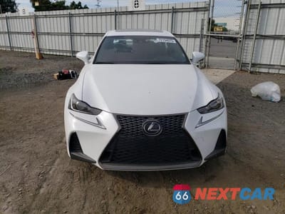 Piąte zdjęcie samochodu w środku: 2018 LEXUS IS 300 VIN:JTHBA1D22J5075776 - miniatura