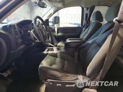 Zdjęcie 7 z 12 samochodu: 2007 CHEVROLET SILVERADO K2500 HEAVY DUTY VIN:1GCHK29697E535969 - miniatura