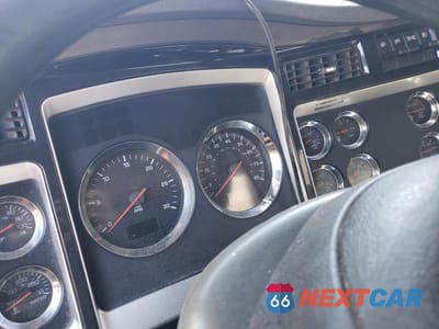 Zdjęcie 8 z 10 samochodu: 2007 KENWORTH CONSTRUCTION T800 VIN:1NKDX4EX57J174885 - miniatura
