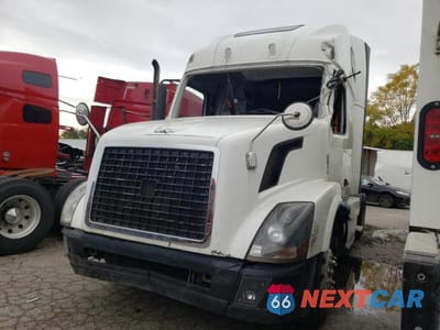 Drugie zdjęcie samochodu z przodu: 2012 VOLVO VN VNL VIN:4V4NC9EJ3CN538786 - miniatura