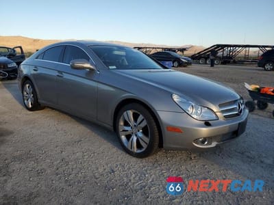 Czwarte zdjęcie samochodu z boku: 2009 MERCEDES-BENZ CLS 550 VIN:WDDDJ72X69A146918 - miniatura