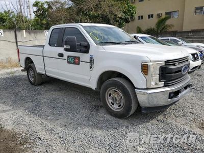 Czwarte zdjęcie samochodu z boku: 2019 FORD F250 SUPER DUTY VIN:1FT7X2A6XKED16231 - miniatura