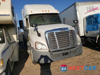2014 FREIGHTLINER CASCADIA 125 3AKJGLD55ESFK3575 - główne zdjęcie licytacji z USA - miniatura