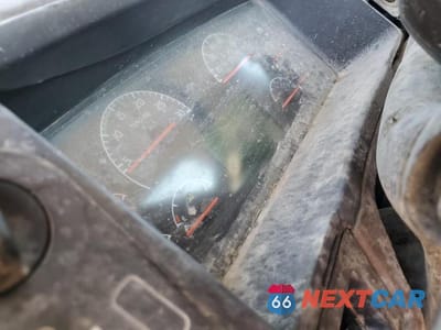 Zdjęcie 8 z 10 samochodu: 2014 VOLVO VN VNM VIN:4V4MC9EG9EN173324 - miniatura