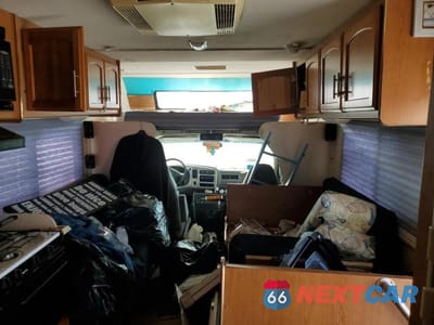 Piąte zdjęcie samochodu w środku: 2000 CHEVROLET EXPRESS G3500 VIN:1GBJG31J5Y1222732 - miniatura