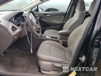 Zdjęcie 7 z 12 samochodu: 2018 CHEVROLET CRUZE LS VIN:1G1BC5SMXJ7136943 - miniatura