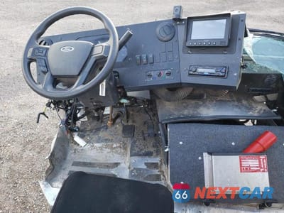 Zdjęcie 8 z 13 samochodu: 2022 FORD F59 VIN:1F65F5KN8N0A06276 - miniatura