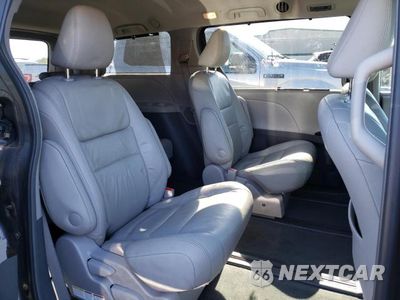 Zdjęcie 11 z 13 samochodu: 2015 TOYOTA SIENNA XLE VIN:5TDDK3DC0FS116970 - miniatura