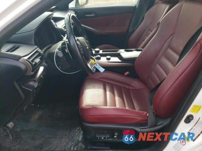 Zdjęcie 7 z 13 samochodu: 2018 LEXUS IS 300 VIN:JTHBA1D22J5075776 - miniatura