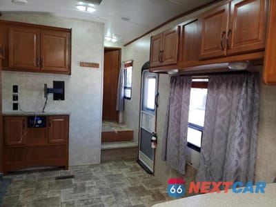 Zdjęcie 8 z 10 samochodu: 2014 KEYSTONE COUGAR VIN:4YDF29922EA510393 - miniatura
