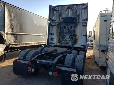 Czwarte zdjęcie samochodu z boku: 2014 FREIGHTLINER CASCADIA 125 VIN:3AKJGLD55ESFK3575 - miniatura