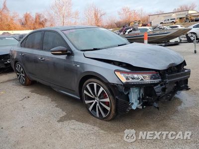 Czwarte zdjęcie samochodu z boku: 2018 VOLKSWAGEN PASSAT GT VIN:1VWJM7A31JC038795 - miniatura