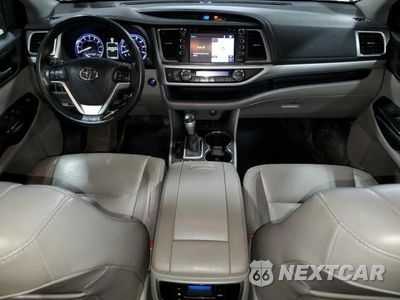 Zdjęcie 8 z 13 samochodu: 2015 TOYOTA HIGHLANDER XLE VIN:5TDJKRFH6FS204601 - miniatura