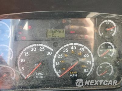 Zdjęcie 8 z 10 samochodu: 2010 FREIGHTLINER M2 106 MEDIUM DUTY VIN:1FVHCYBSXADAR1772 - miniatura