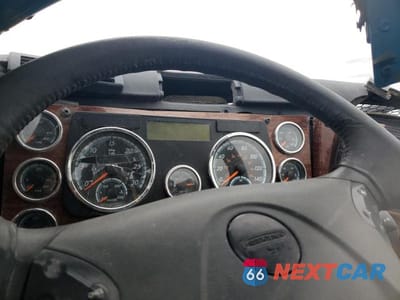 Zdjęcie 8 z 10 samochodu: 2017 FREIGHTLINER CASCADIA 125 VIN:1FUJGLDR7HLHL8099 - miniatura