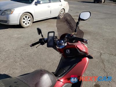 Piąte zdjęcie samochodu w środku: 2013 HONDA PCX 150 VIN:MLHKF1210D5005238 - miniatura