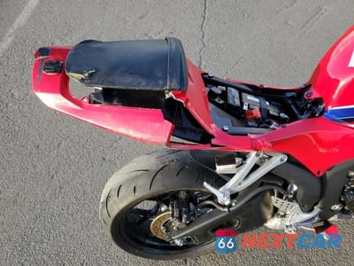 Zdjęcie 6 z 10 samochodu: 2023 HONDA CBR600 RR VIN:JH2PC40J4PK900055 - miniatura