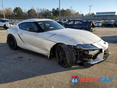 Czwarte zdjęcie samochodu z boku: 2021 TOYOTA SUPRA BASE VIN:WZ1DB0C08MW045912 - miniatura