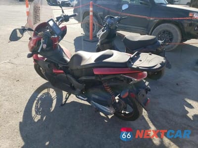 Zdjęcie 9 z 10 samochodu: 2013 HONDA PCX 150 VIN:MLHKF1210D5005238 - miniatura