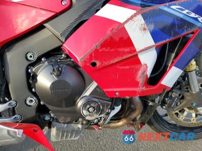 Zdjęcie 7 z 10 samochodu: 2023 HONDA CBR600 RR VIN:JH2PC40J4PK900055 - miniatura