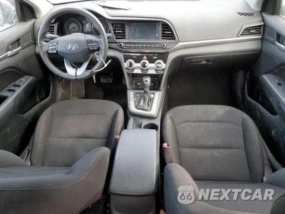 Zdjęcie 8 z 12 samochodu: 2019 HYUNDAI ELANTRA SEL VIN:5NPD84LF1KH421118 - miniatura