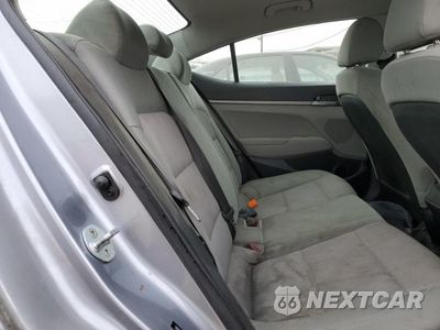 Zdjęcie 10 z 12 samochodu: 2017 HYUNDAI ELANTRA SE VIN:5NPD74LF1HH079293 - miniatura